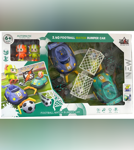 מכונית מתנגשות עם שלט רחוק של כדורגל