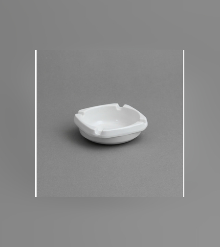 מאפרה מרובעת 9.5 מלמין לבן