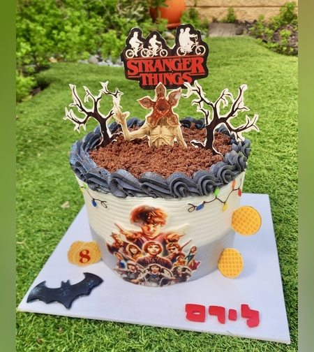 עוגה מעוצבת  Stranger Things