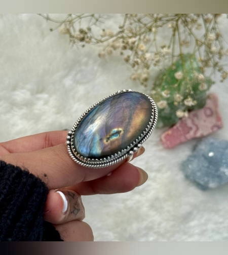 טבעת לברדורייט IV