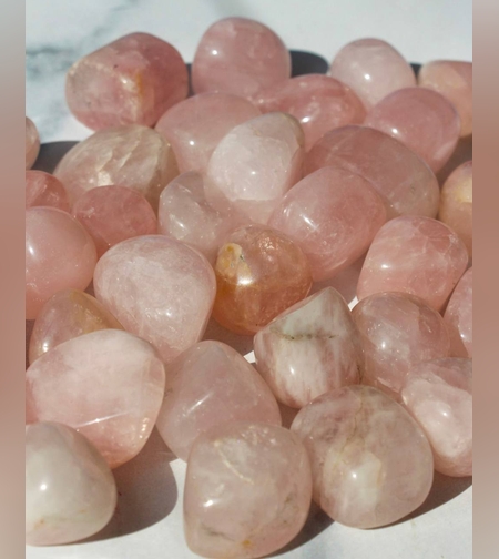 רוז קוורץ חלוקים