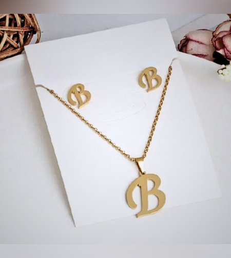 סט שרשרת ועגילי אות בגולדפילד