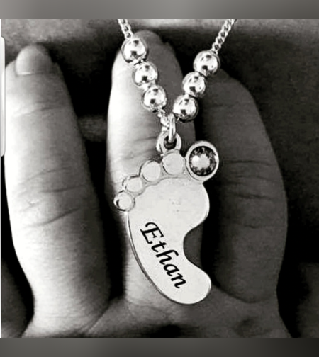 שרשרת כף רגל תינוק עם חריטת שם בכסף טהור 925