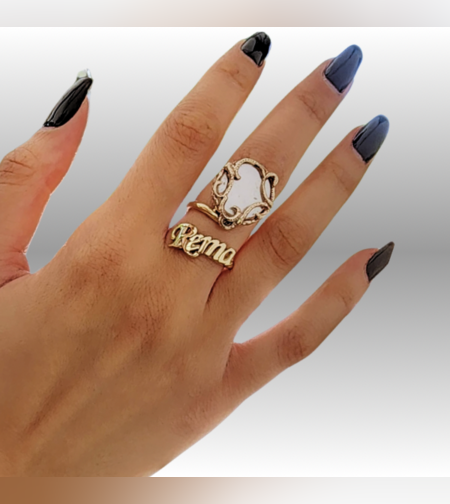 טבעת מעוצבת בשילוב שם