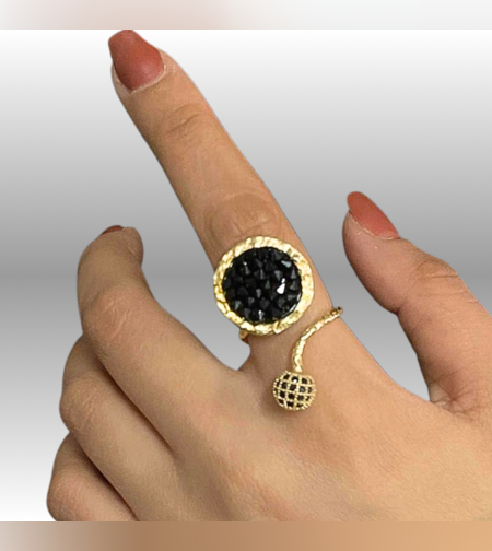 טבעת עם אבני סברובסקי