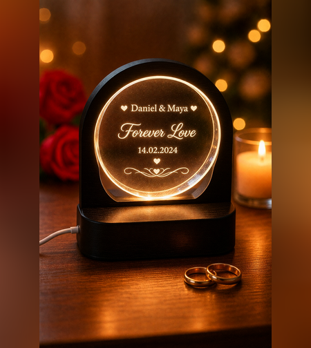 מנורת LED קריסטל Love | מנורת לילה רומנטית דקורטיבית עם חריטה אישית