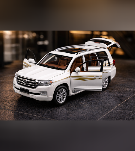 דגם רכב מתכתי Toyota Land Cruiser | מכונית צעצוע יוקרתית | בהדמיה לרכב שטח אמיתי