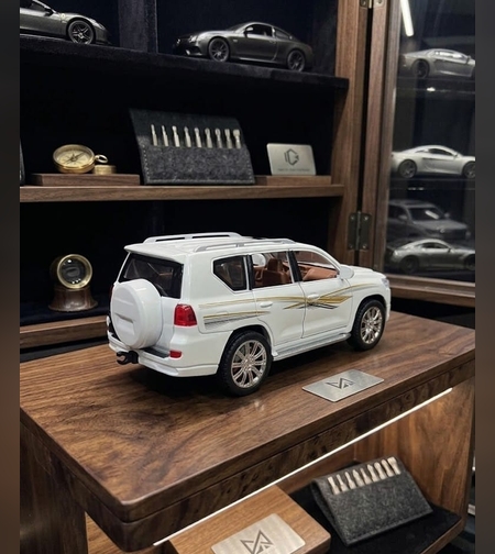 דגם רכב מתכתי בהדמיה לרכב שטח אמיתי | מכונית צעצוע יוקרתית לאספנים