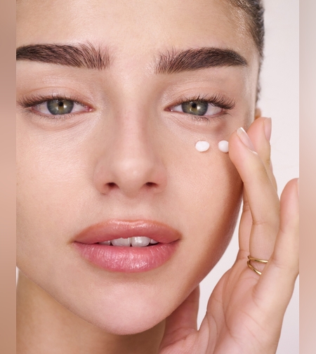 Eye Care (טיפול ומראה אזור העיניים)