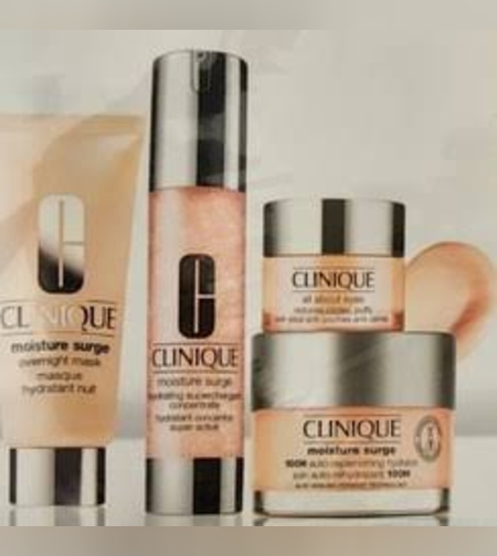 Clinique Moisture Surge Glow Set – מארז יוקרתי מורחב להידרציה אינטנסיבית, שיקום לילי וזוהר מתמשך ​העניקי לע