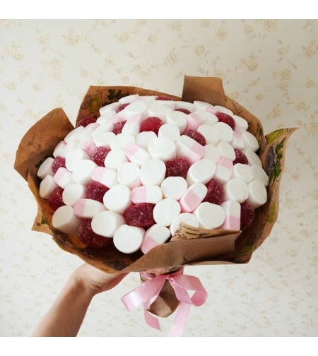 Sweet bouquet from marshmallow