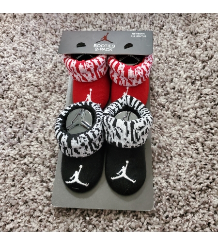מארז 2 זוגות גרבנעליים jordan לתינוק שחור כתמים אדום  jumpman