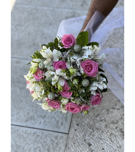 A bridal bouquet Charlene