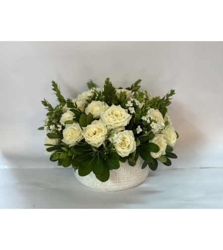 White and festive flower arrangement