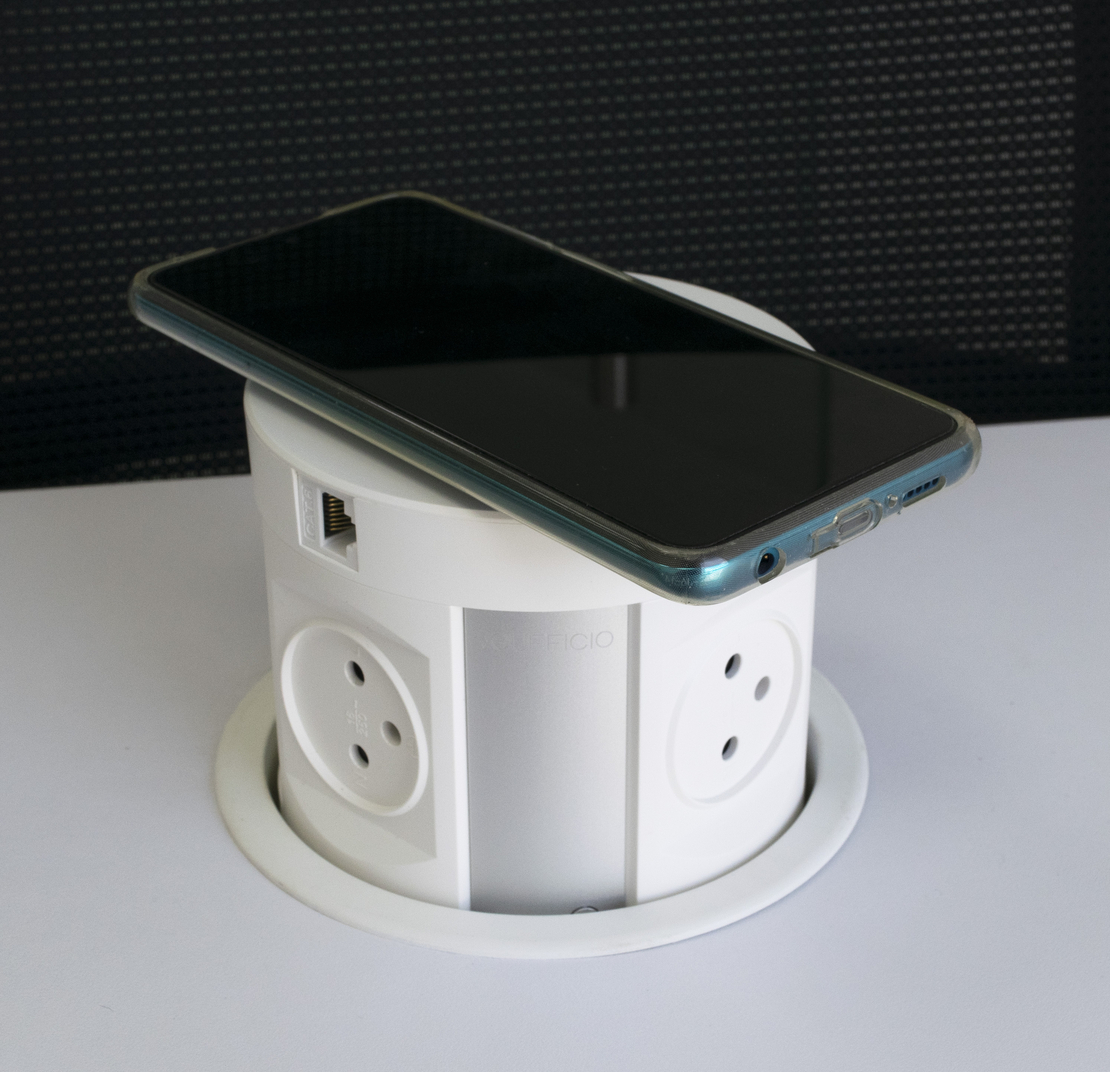 עמדת שקעים שולחנית שקועה Innera Climb Qi