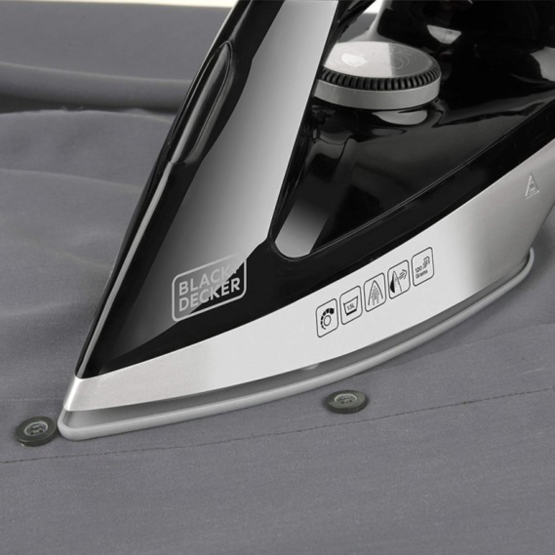 מגהץ אדים קיטור עוצמתי 2200W BLACK & DECKER