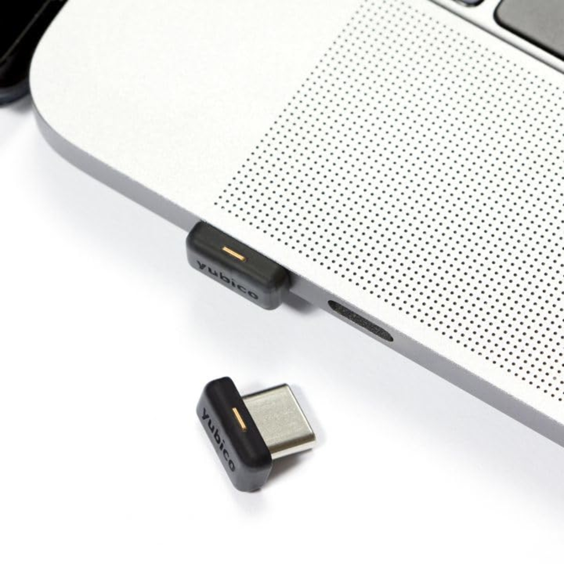 מפתח אבטחה Yubico YubiKey 5C NFC FIPS | USB-C + NFC