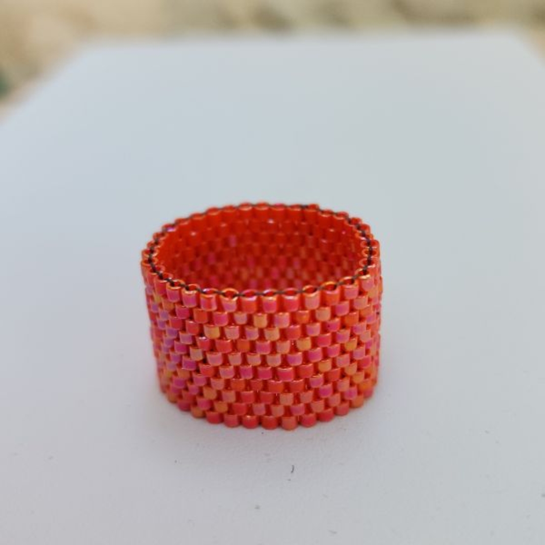 טבעת חרוזים כתומה שזורה בעבודת יד | JewelRina