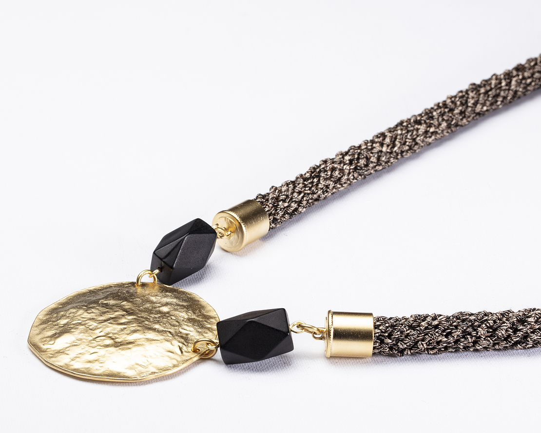 necklace  in black and gold | Inbal