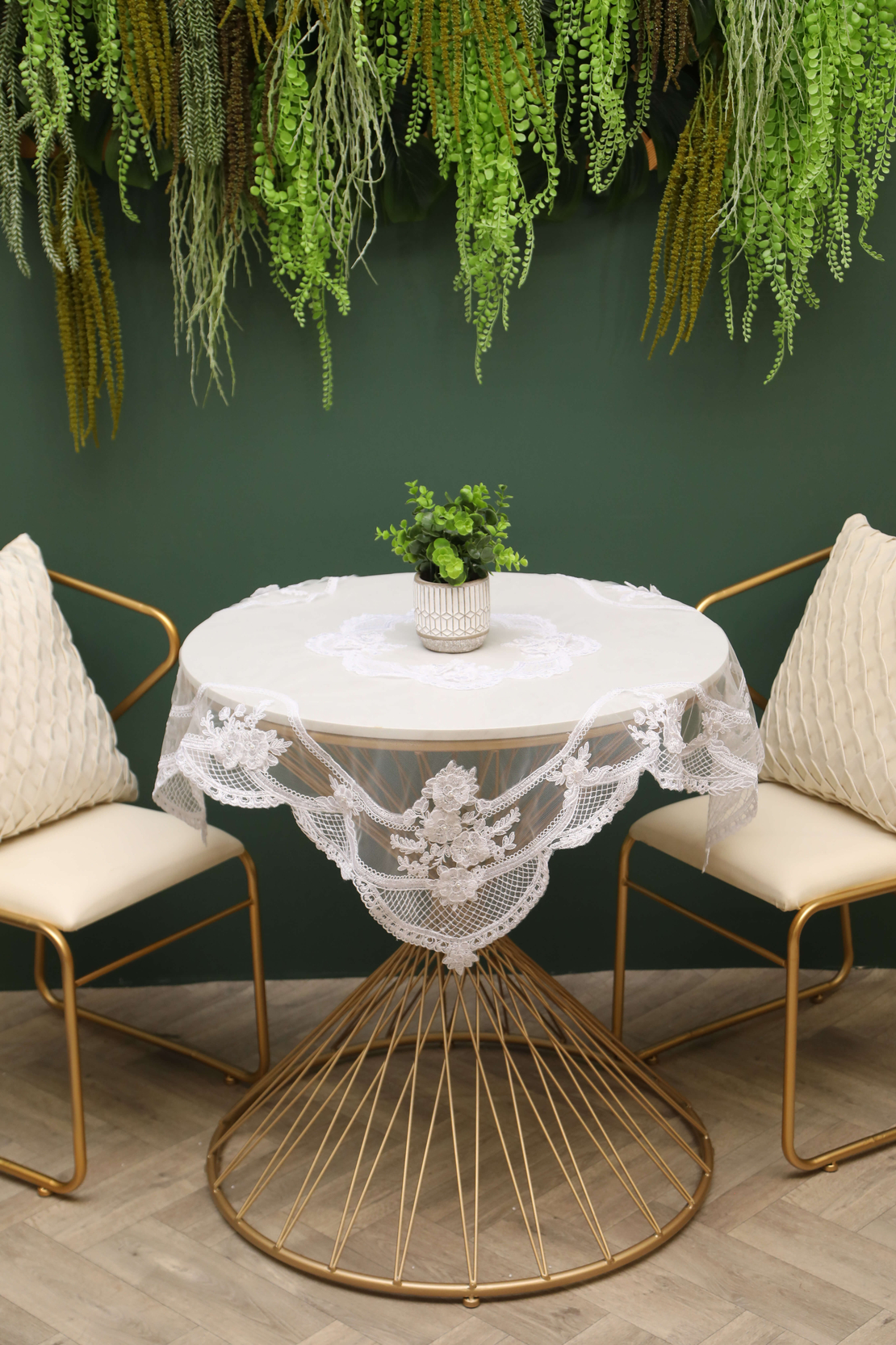 מפות נוי מוניקה