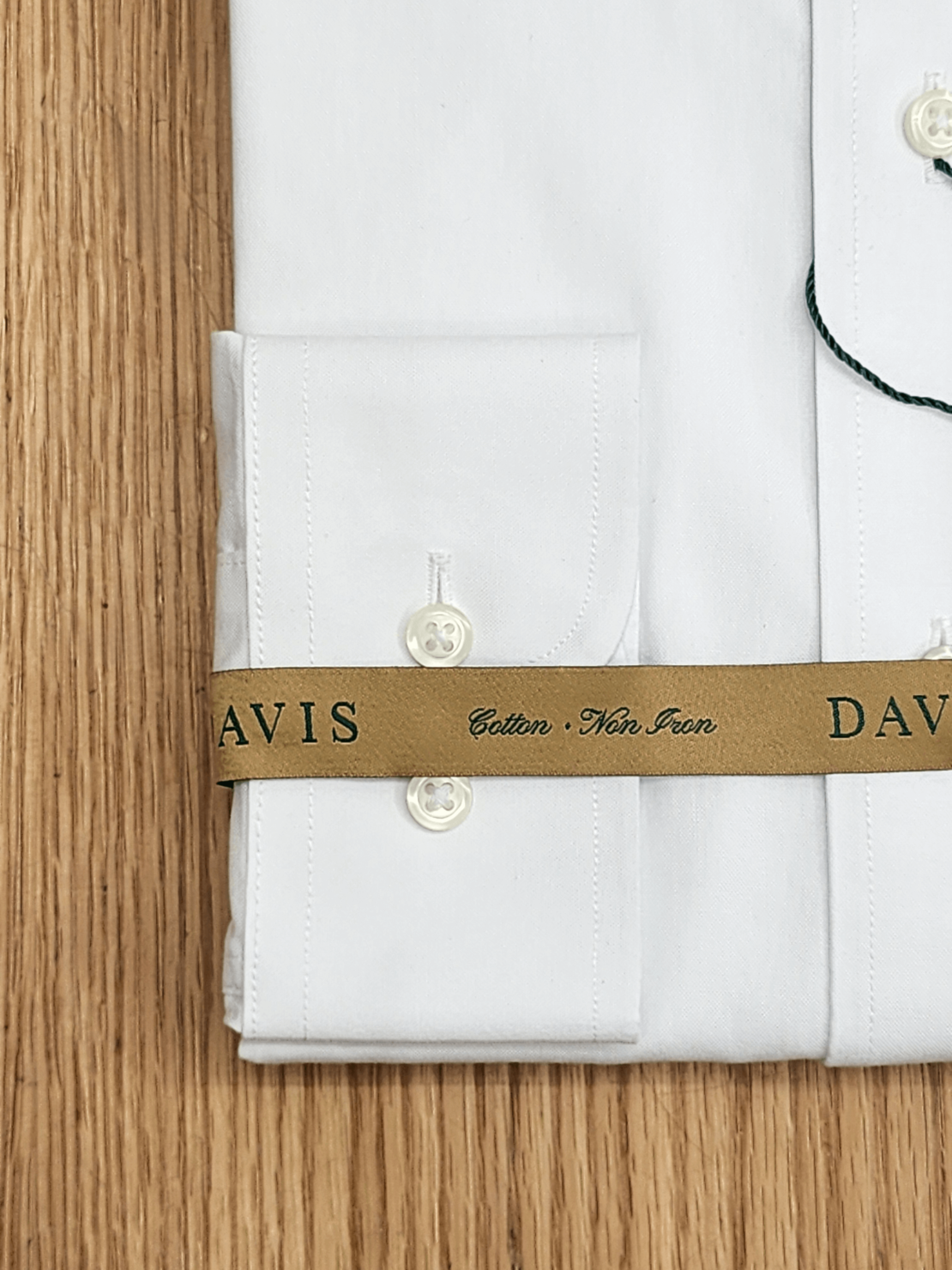 חולצת גברים לבנה – DAVIS | SLIM FIT | צווארון אמריקאי | בלי כיס | סדרת GOLD LABEL