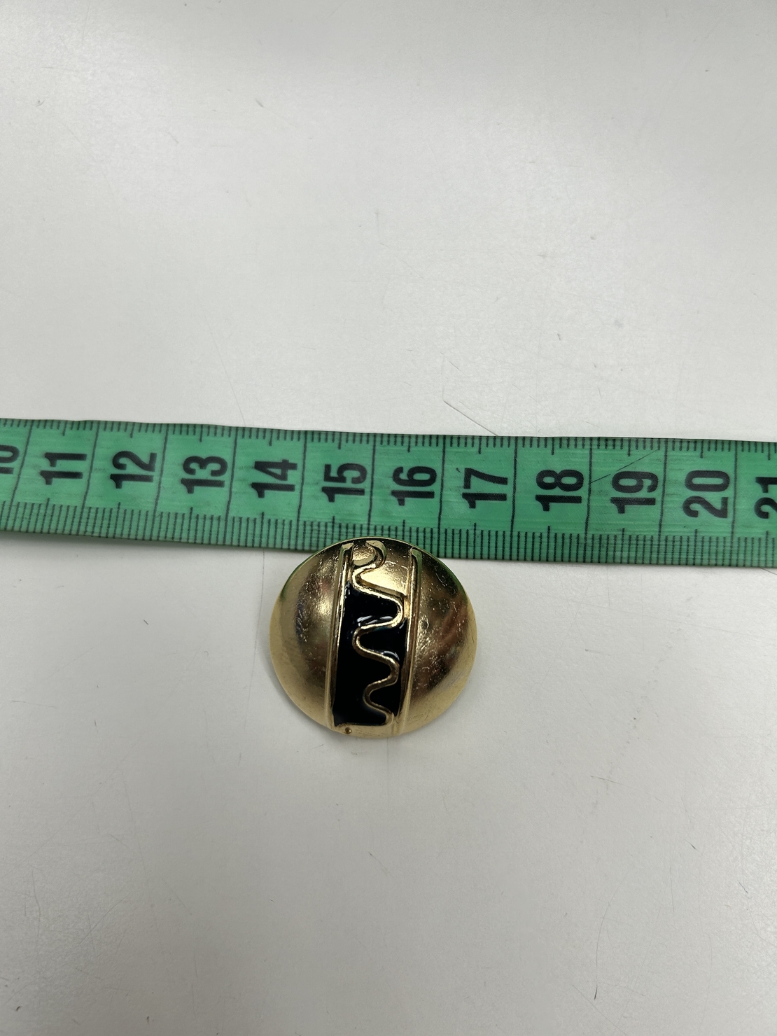מארז של 8 יחידות כפתור זהב דגם 1