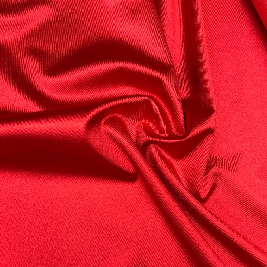 סטן ארמני אדום