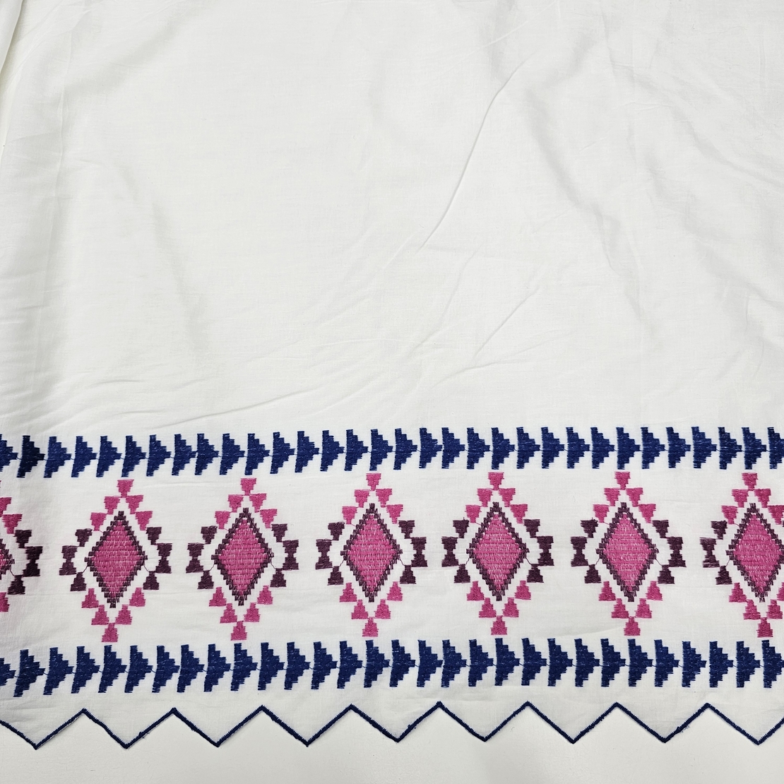 אריג כותנה וואל רקמה בגווני כחול וסגול