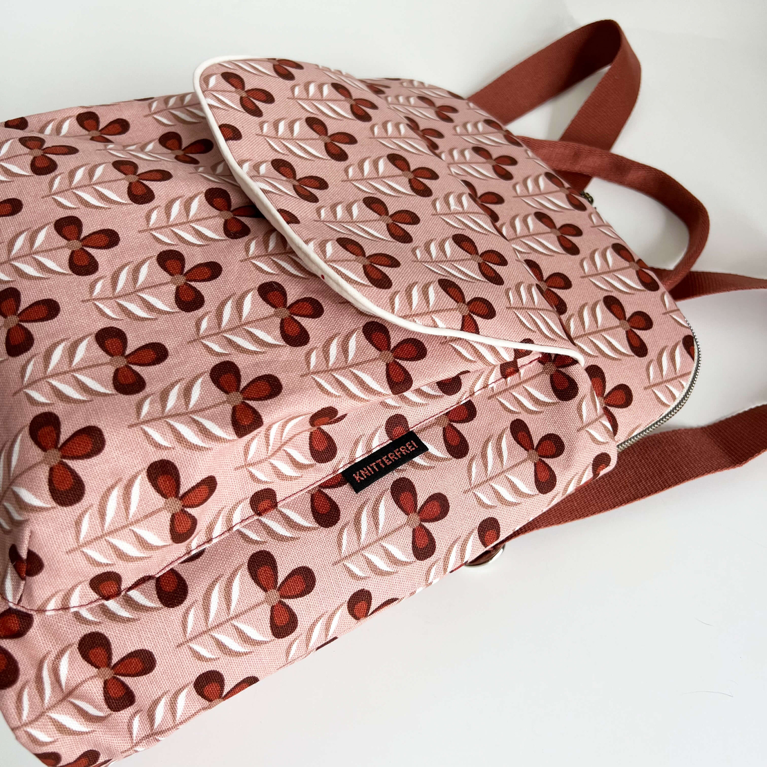 אריג קנבס דפוס פרחים בסגנון רטרו על רקע ורוד עתיק