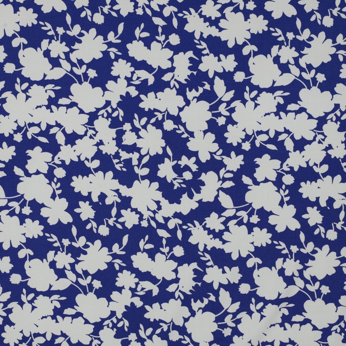 אריג ויסקוזה לייקרה דפוס פרחים לבנים על רקע קובלט