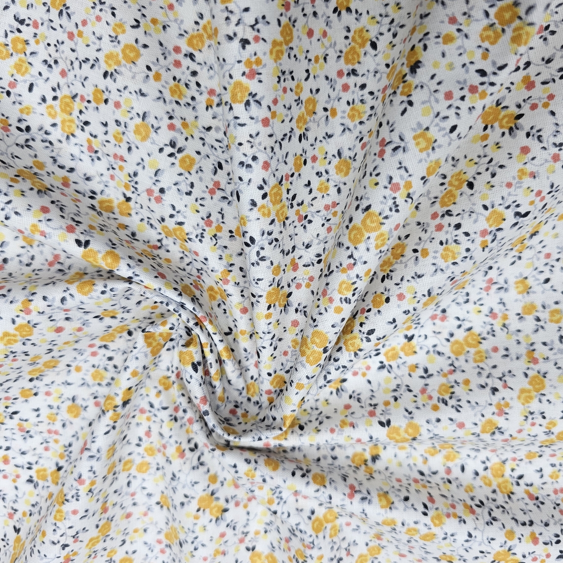 אריג כותנה פרחים קטנים בגווני צהוב דגם שרון