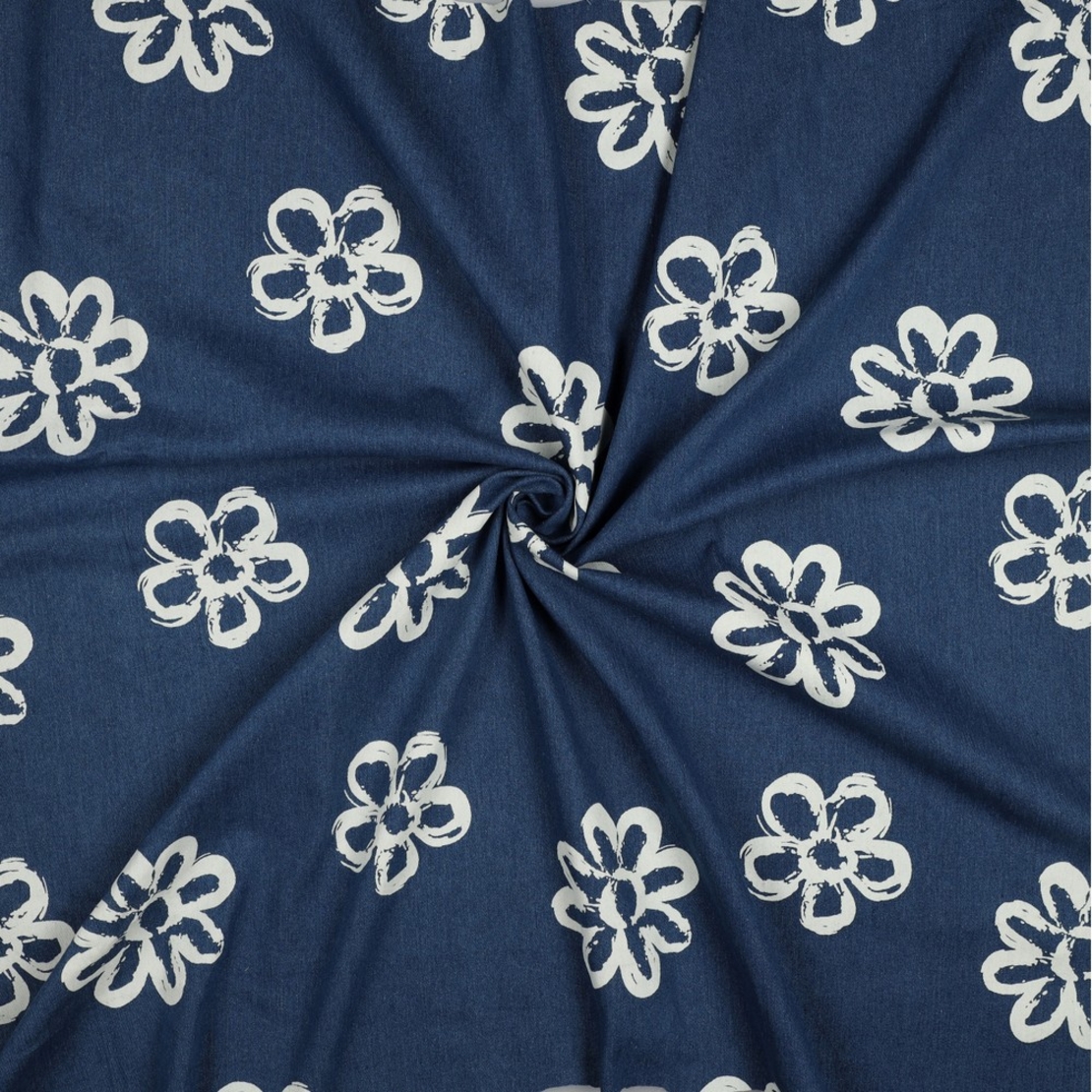 אריג גינס דפוס פרחים יפים על רקע כחול כהה