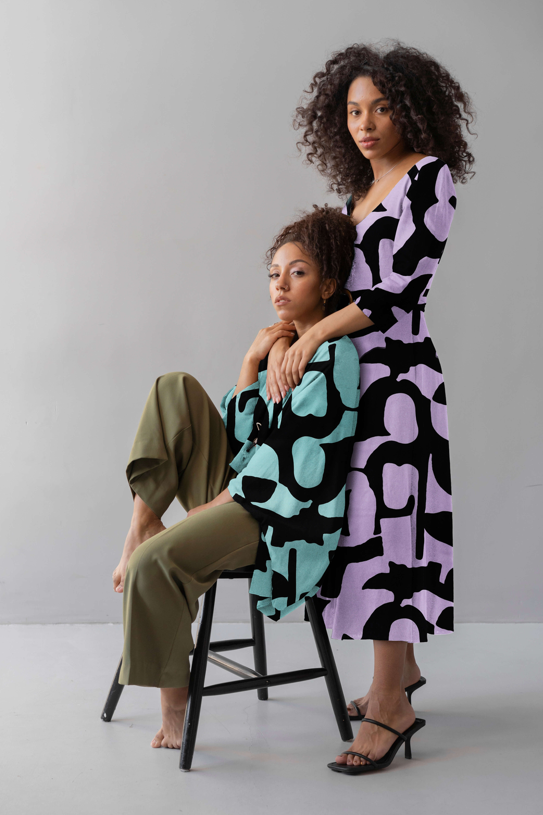 אריג ויסקוזה לייקרה דפוס אמורפי גווני מנטה שחור