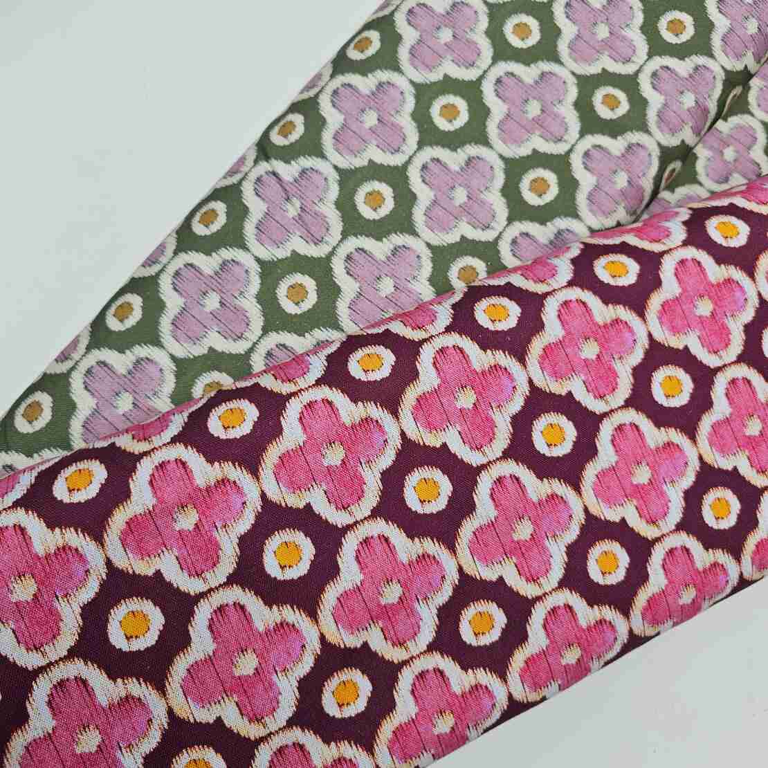 אריג קנבס דפוס פרחים גווני סגול רך וירוק דגם שיר