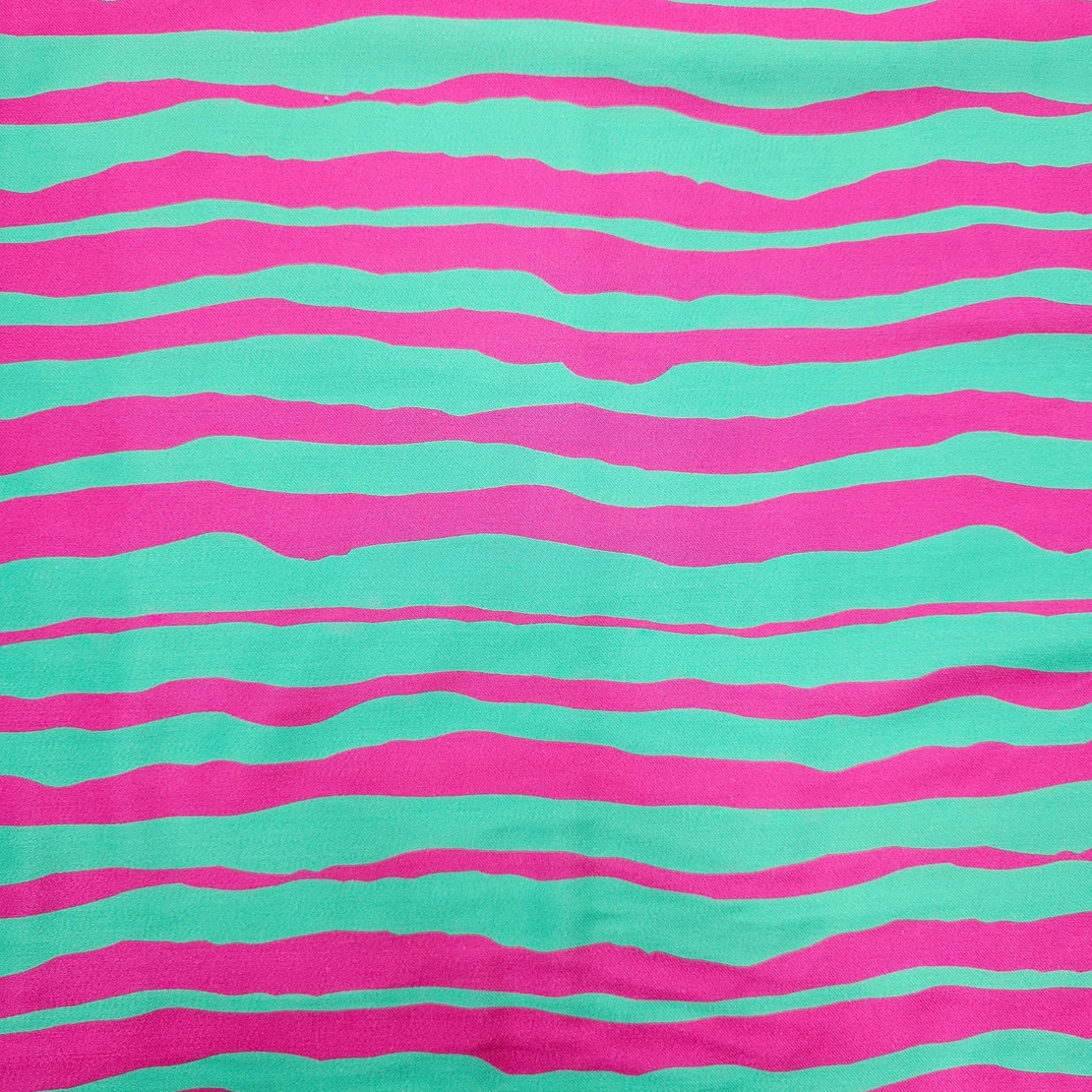 אריג ויסקוזה סטן דפוס פסים אסימטרים גווני מנטה ורוד