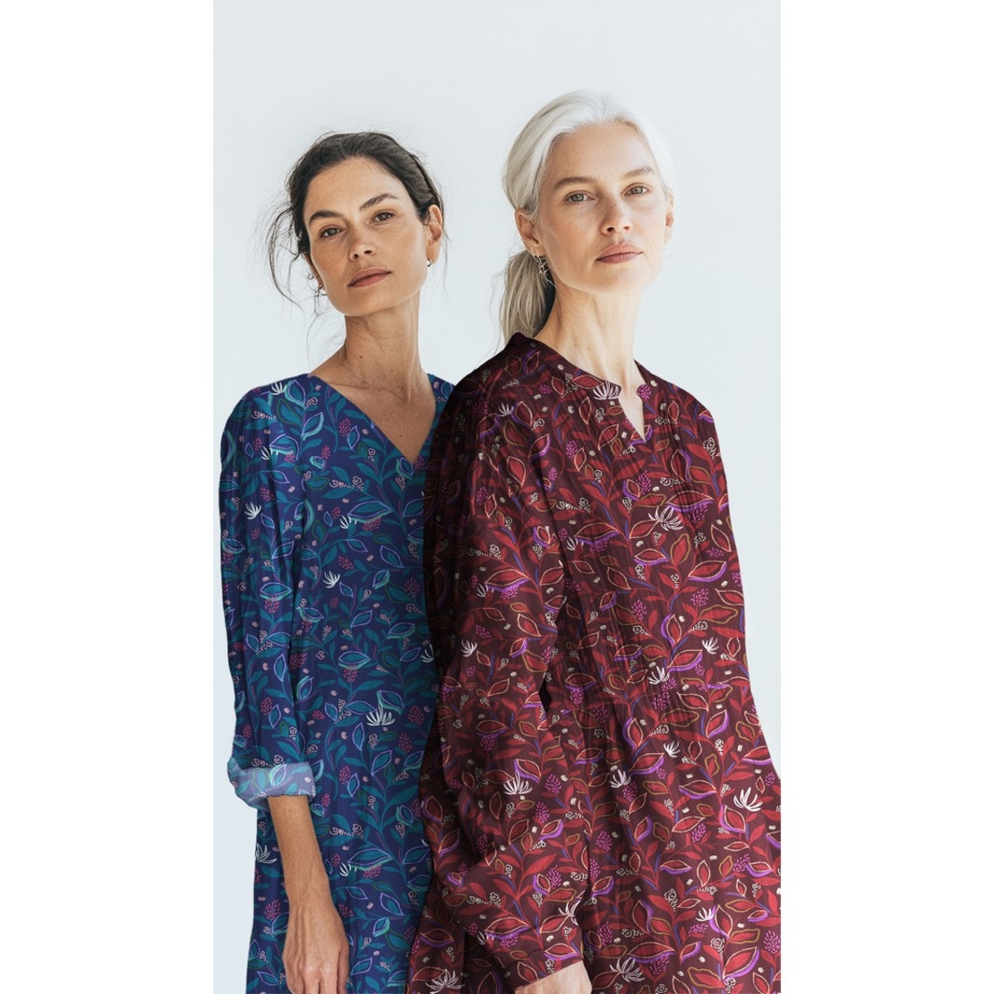 אריג כותנה דפוס עלים דיגיטלי על רקע בורגנדי