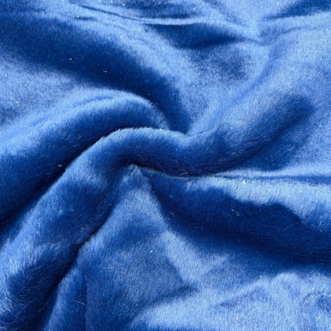 פרווה משי כחול רויאל נגיעות לורקס עדין