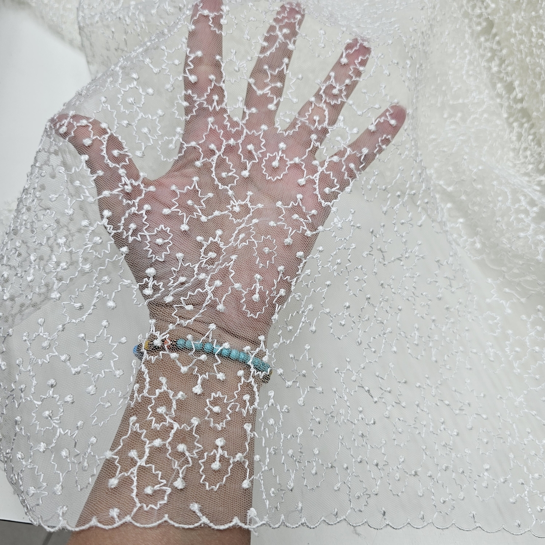 תחרה צבע לבן דוגמה עדינה דגם נטלי