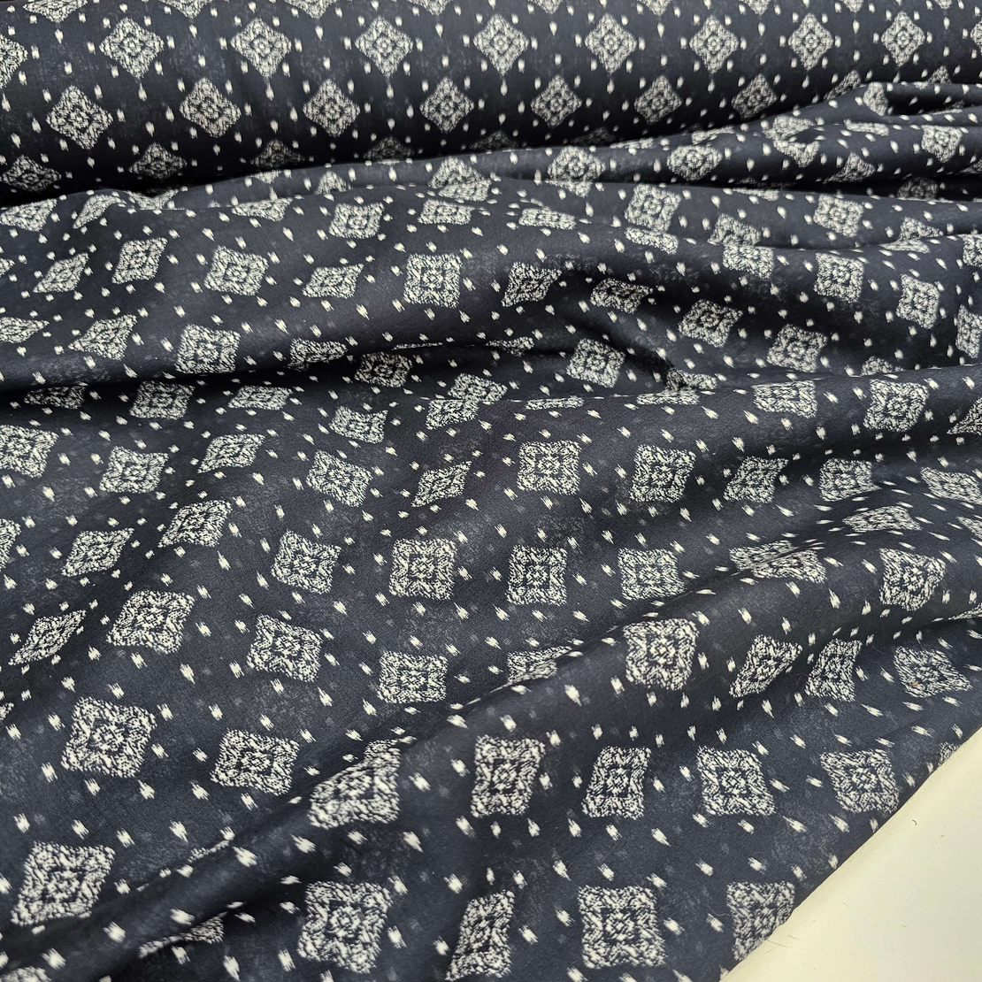 אריג כותנה וואל דפוס בוהו על רקע נייבי