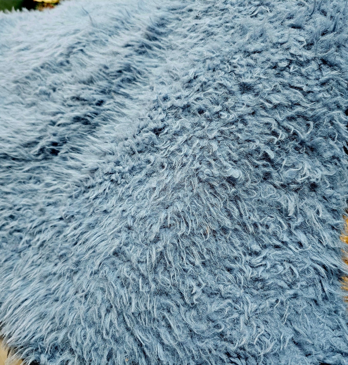 פרווה צבע כחול מעושן שיער בינוני