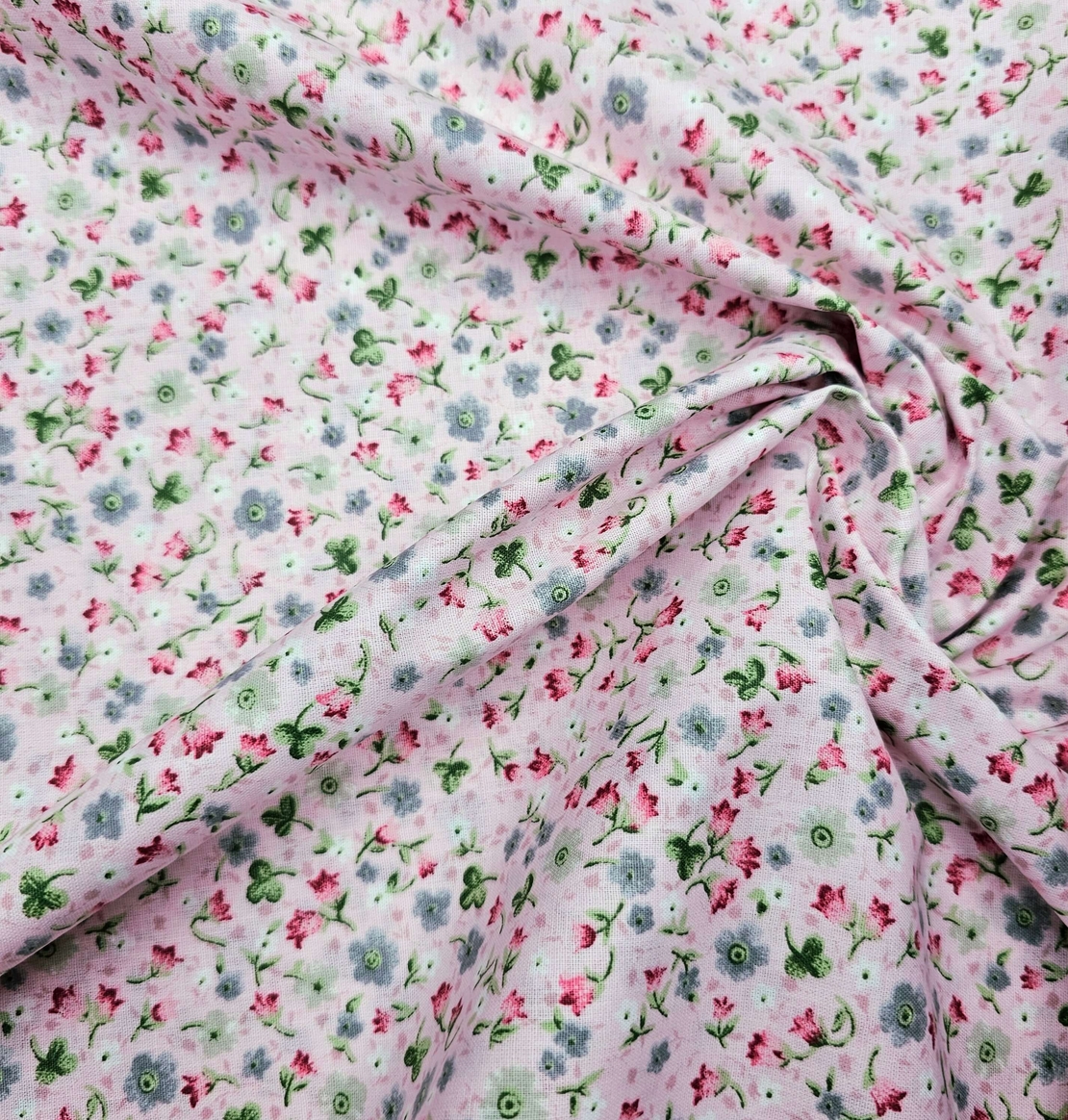 אריג כותנה דפוס פרחים קטנים על רקע ורוד דגם שני