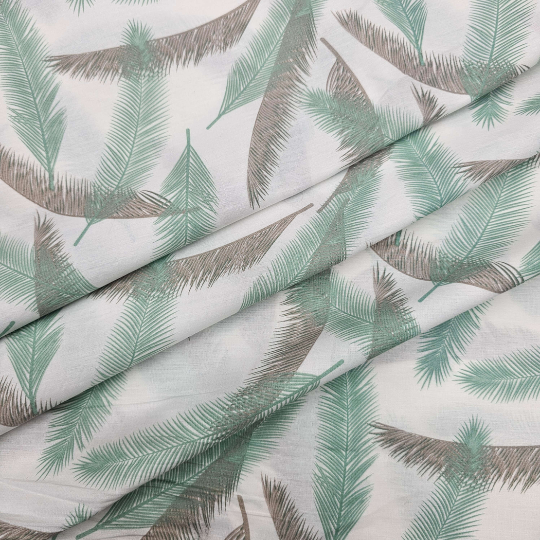 אריג כותנה דפוס נוצות בגווני מנטה אפור