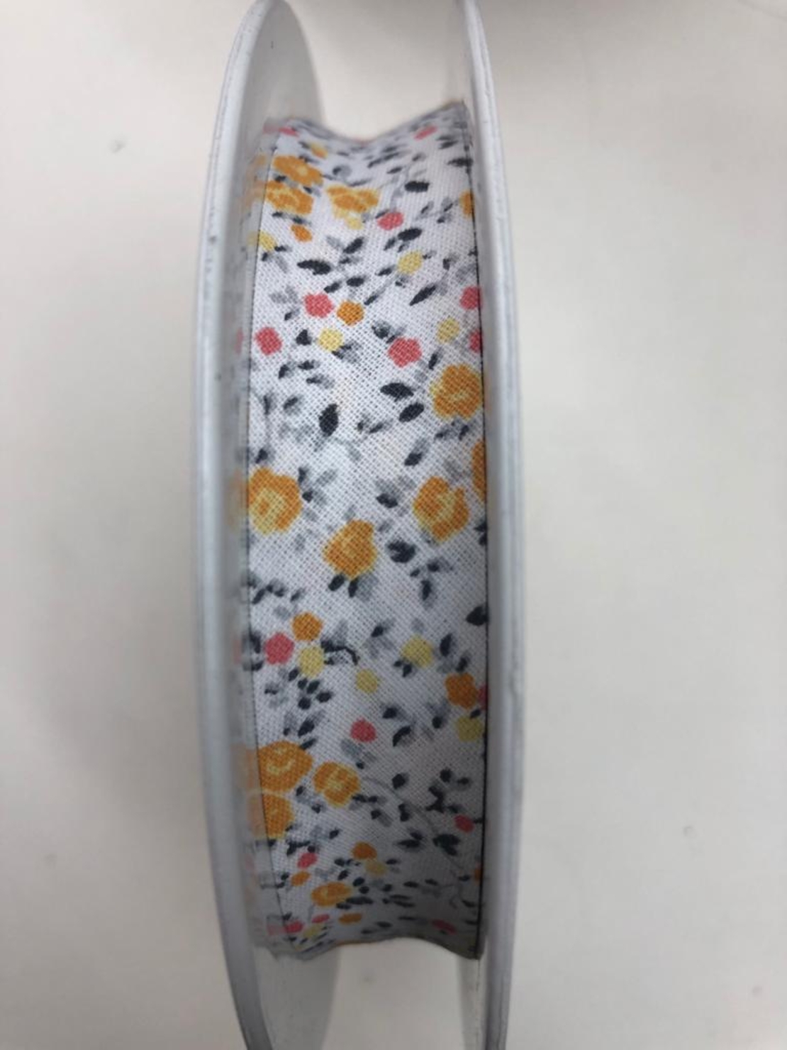 אלכסון פרחים קטנים צהוב 