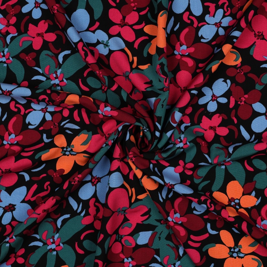 אריג ויסקוזה דפוס פריחה מרהיבה על רקע שחור