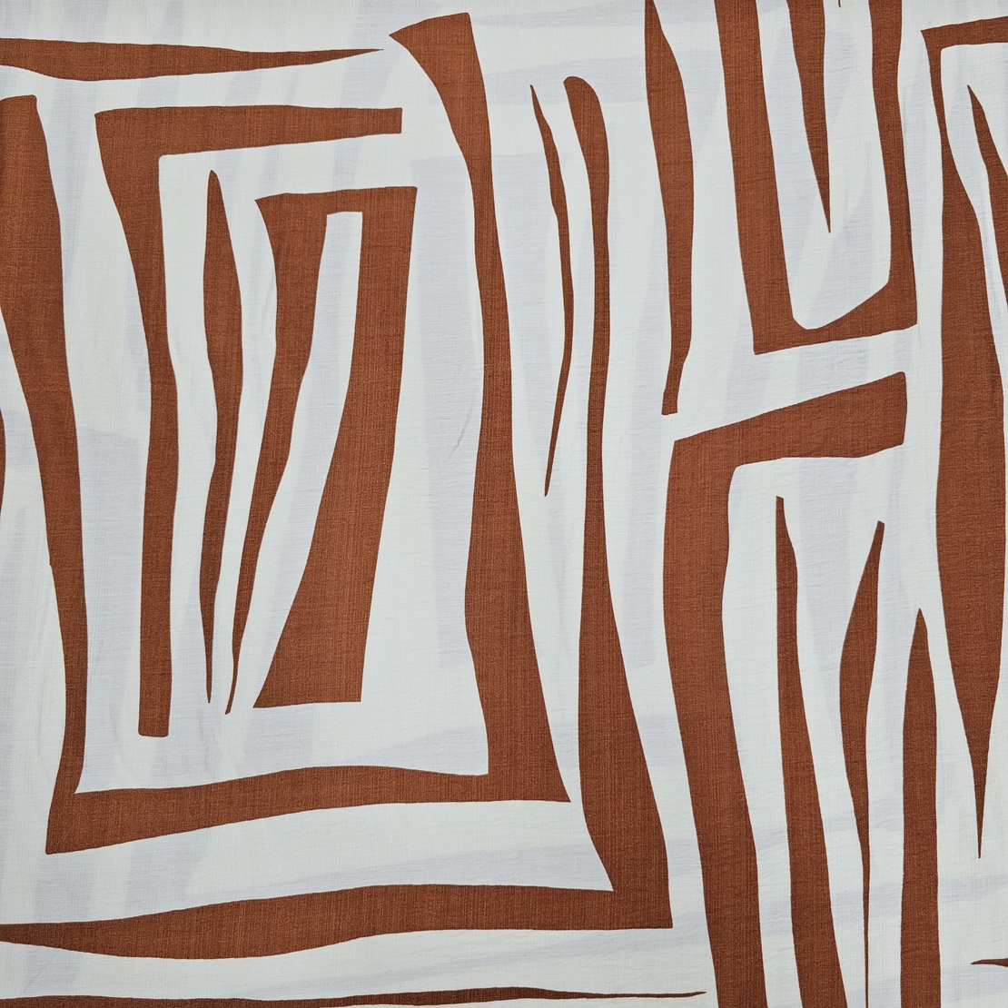 אריג פשתן ויסקוזה דפוס אמורפי בגווני חום ולבן