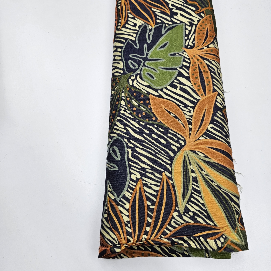 אריג ויסקוזה דפוס עלים טרופיים