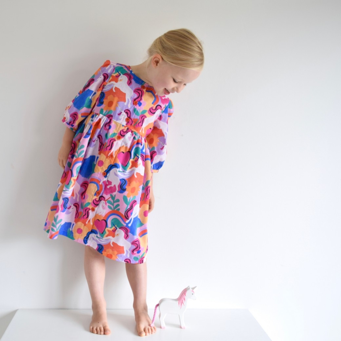 אריג כותנה דפוס דיגיטלי חדי קרן צבעוניים