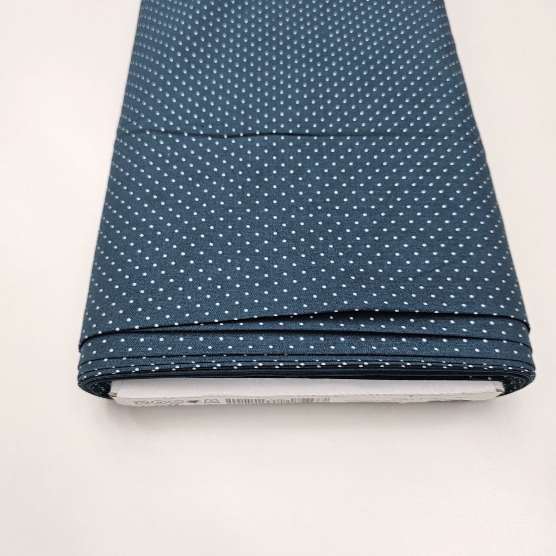 אריג כותנה דפוס נקודות סיכה על רקע פטרול