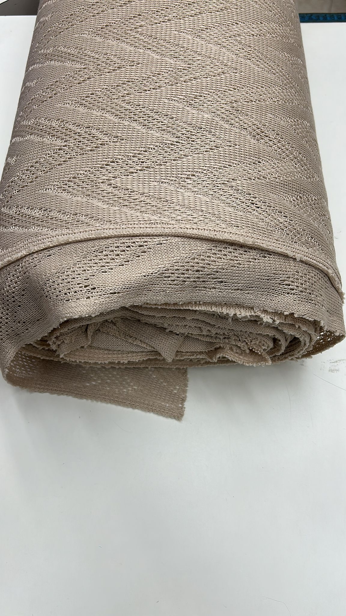 תחרה קרושה טקסטורה זיגזג צבע קפוצינו