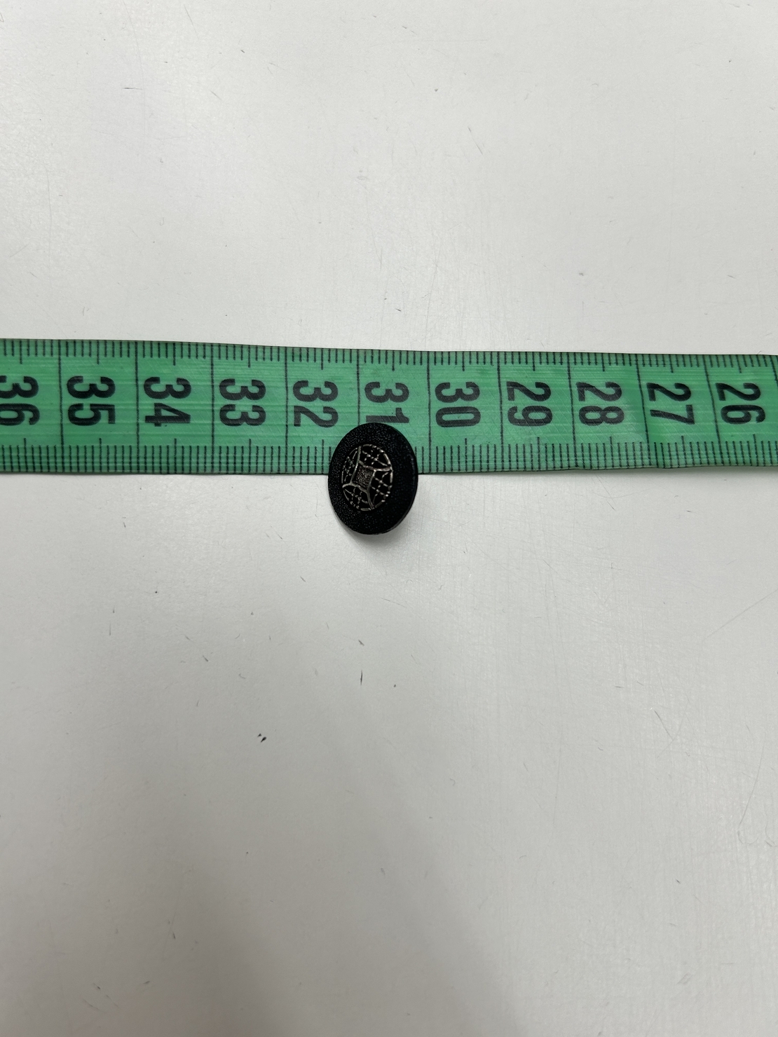 מארז של 8 יחידות כפתור שחור דגם 5 קטן
